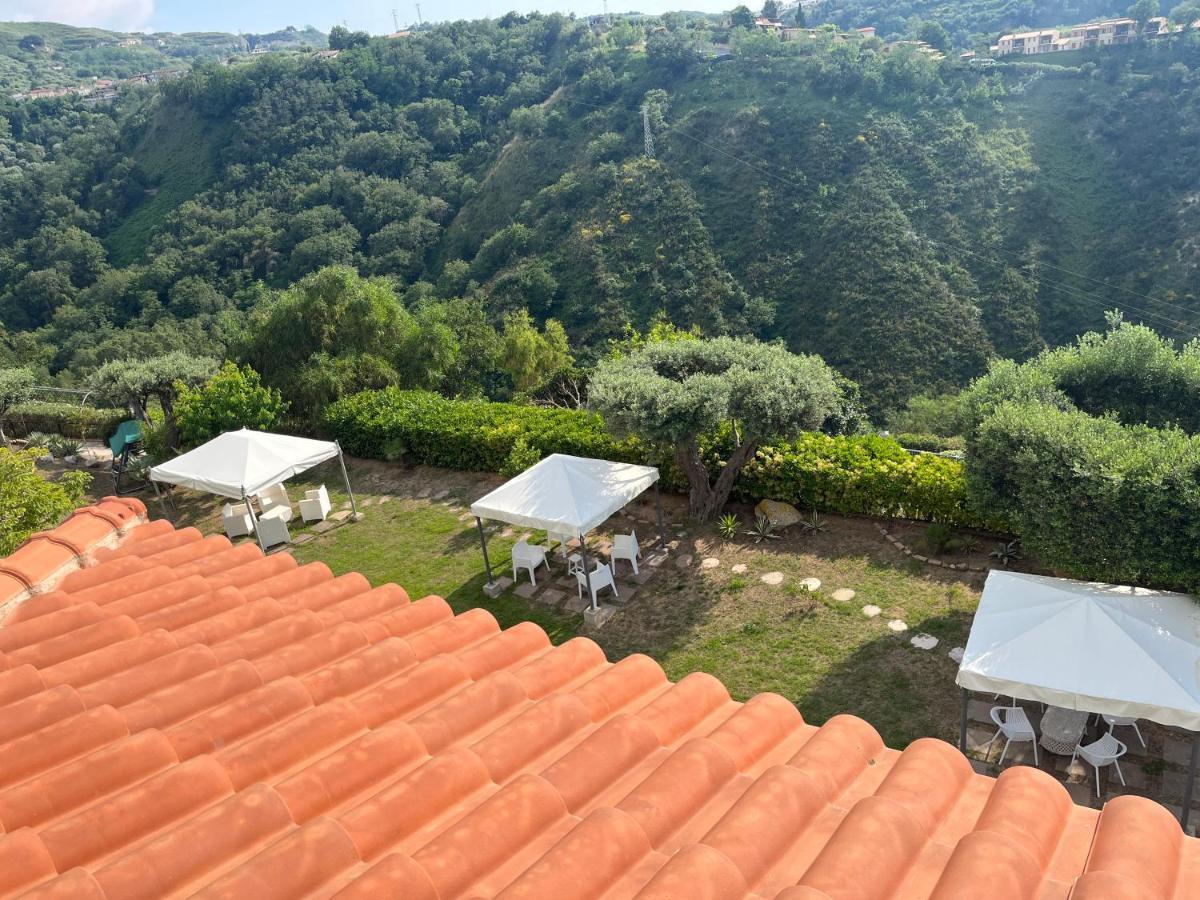 Villa Del Conte Drapia Exterior photo