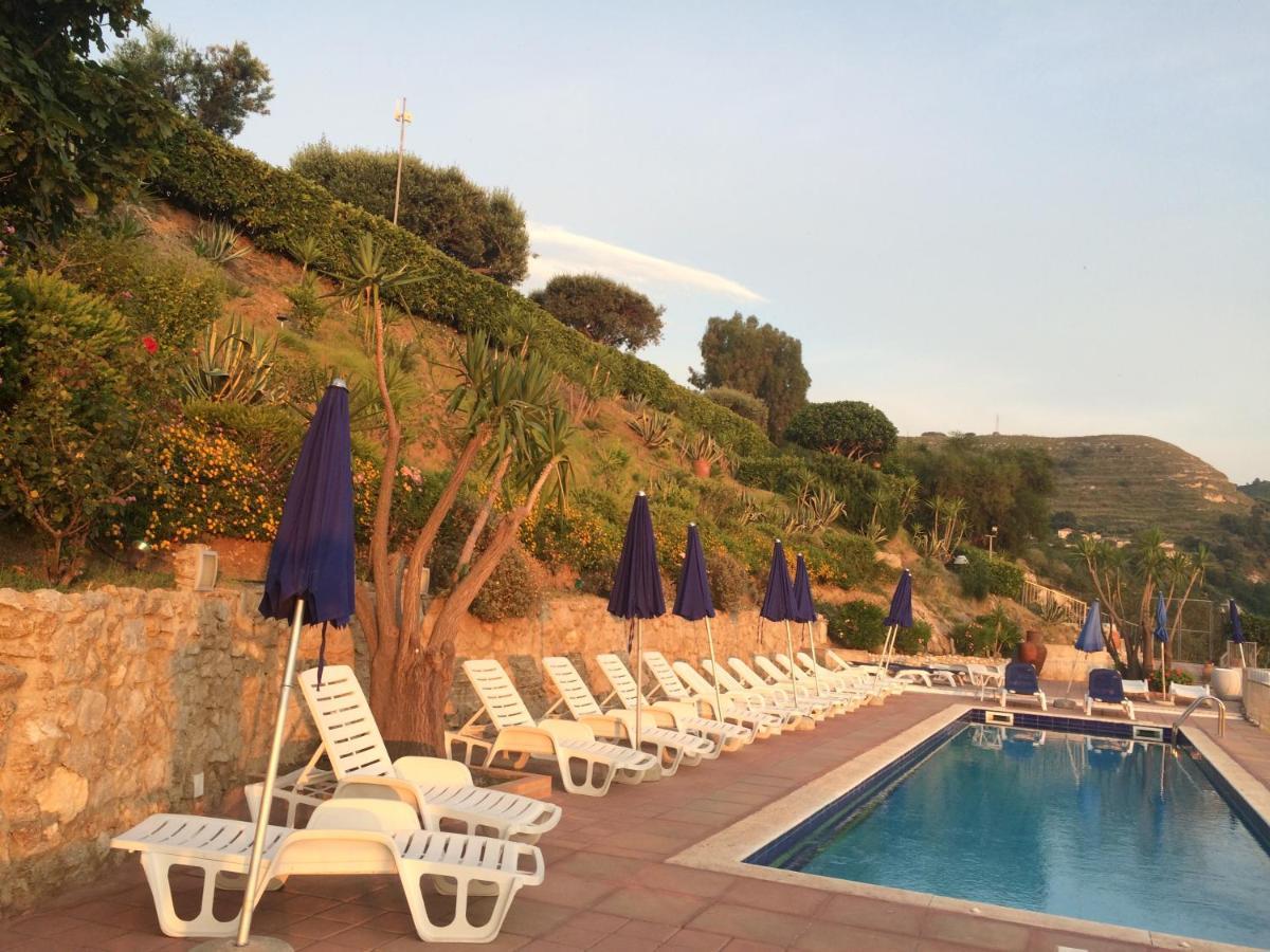 Villa Del Conte Drapia Exterior photo