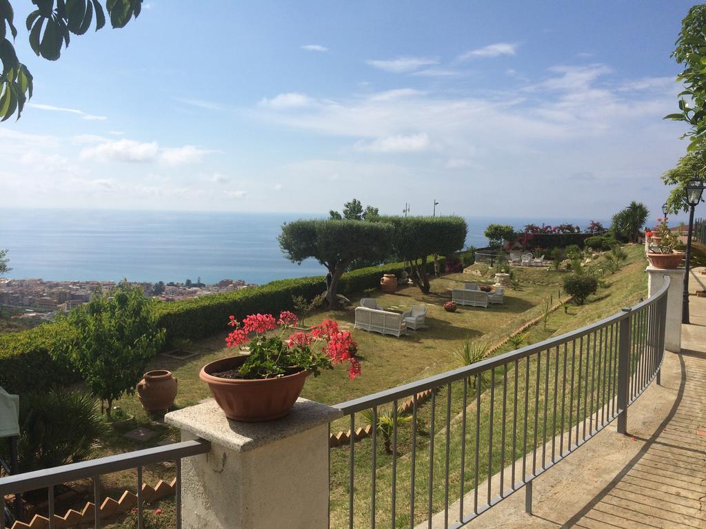 Villa Del Conte Drapia Exterior photo