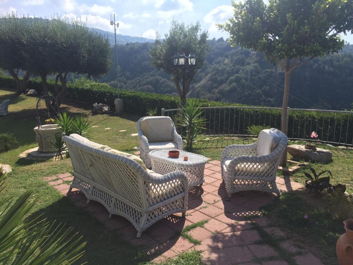 Villa Del Conte Drapia Exterior photo