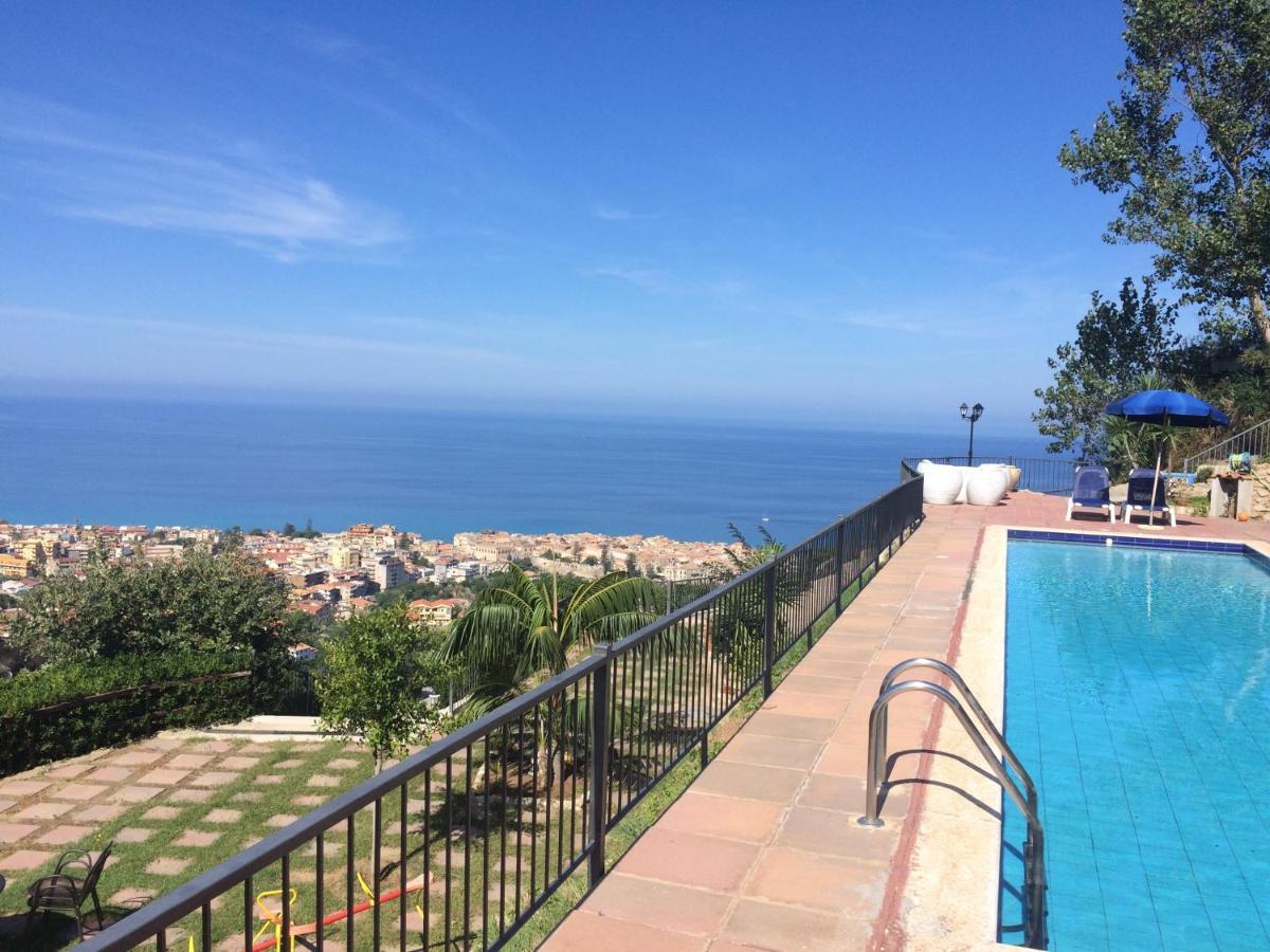 Villa Del Conte Drapia Exterior photo